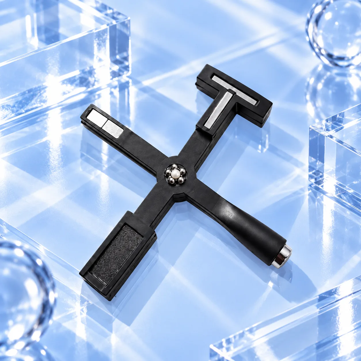 VIRAA Professional 5-sided magnetic tool in black, a cross of arms with a T-shaped top, for cat eye gel polish